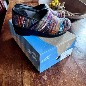 Dansko Professional Yarn clogs